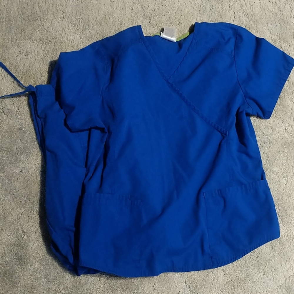 Scrub set